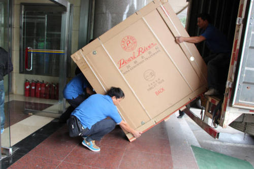 大方钢琴贵重工艺品无忧运